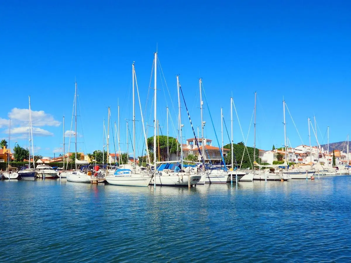 Apartment Port Banyuls-2 By Interhome Empuriabrava